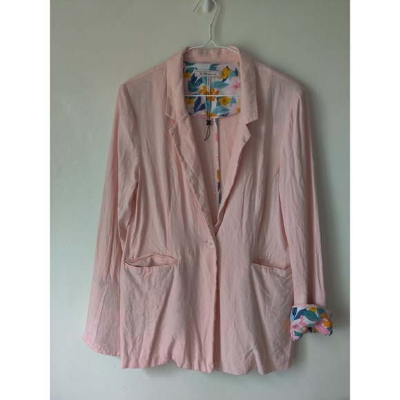 BCBGeneration Jackets & Blazers - BCBGENERATION Cuff Trim‎ Boyfriend Blazer Jacket Size Medium Pink Floral NWT